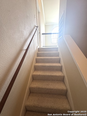 Listing photo id 32 for 6160 Eckhert  Apt 103