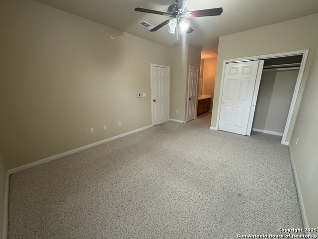 Listing photo id 35 for 6160 Eckhert  Apt 103