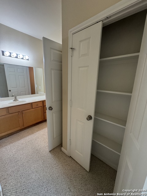 Listing photo id 42 for 6160 Eckhert  Apt 103