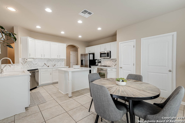 Listing photo id 12 for 24735 Buck Crk