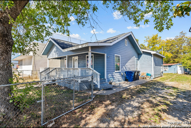 Listing photo id 0 for 2537 Southcross W