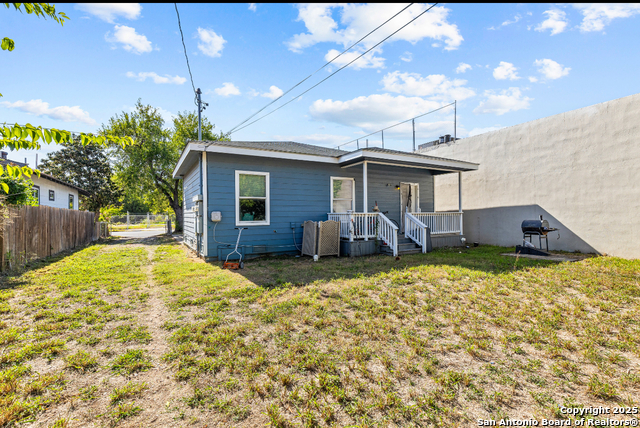 Listing photo id 1 for 2537 Southcross W