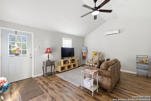 Image 29 of 48 For 2183 Hiline