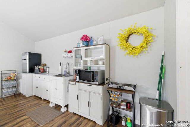 Image 32 of 48 For 2183 Hiline