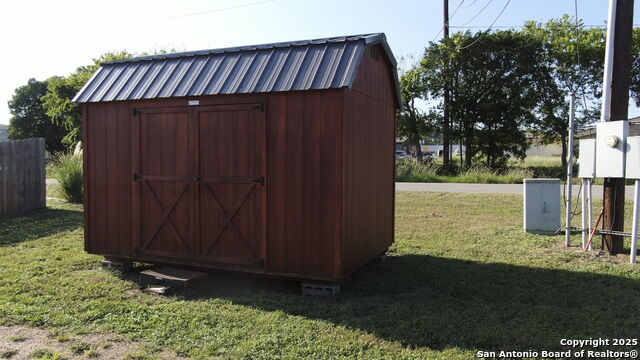 Image 32 of 44 For 14460 River  