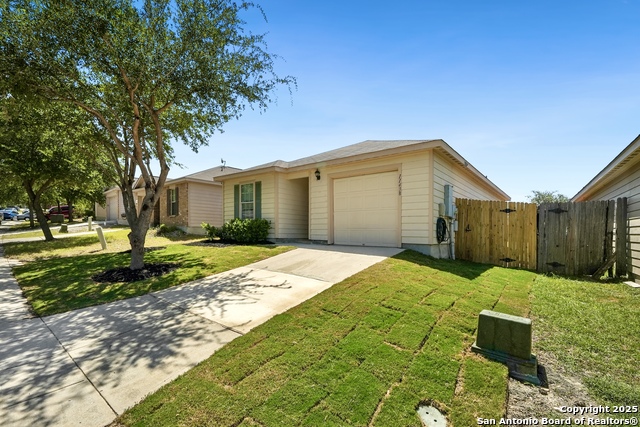 Image 3 of 19 For 11438 Country