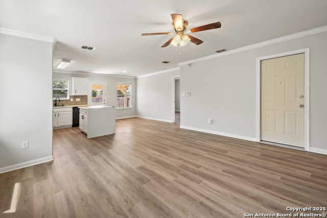 Image 5 of 19 For 11438 Country