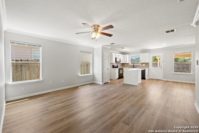 Image 6 of 19 For 11438 Country