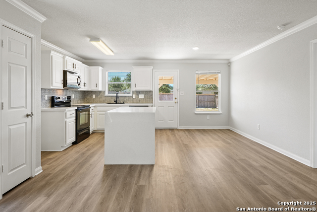 Image 7 of 19 For 11438 Country