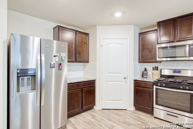 Image 11 of 44 For 8037 Falcon Meadow Dr