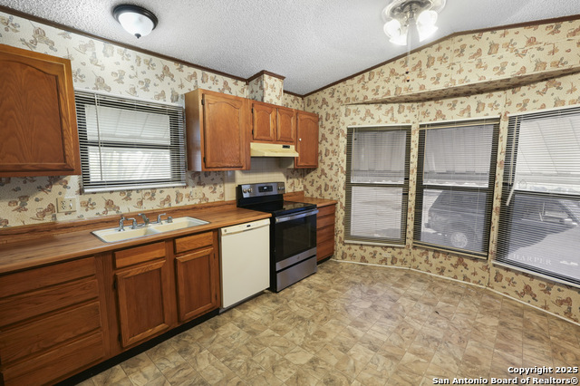 Image 5 of 12 For 16240 San Pedro 220