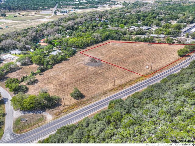 Listing photo id 8 for 13607 Fm 306