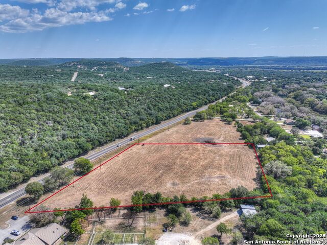 Listing photo id 2 for 13607 Fm 306