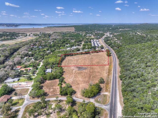 Listing photo id 6 for 13607 Fm 306