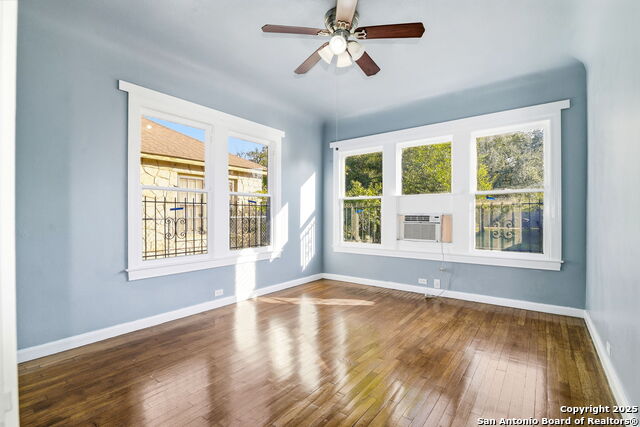 Image 11 of 14 For 438 W Kings Hwy  3