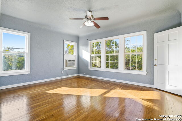 Image 9 of 14 For 438 W Kings Hwy  3