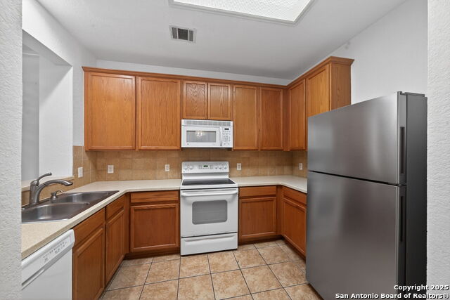 Image 8 of 27 For 2642 Grayson Way