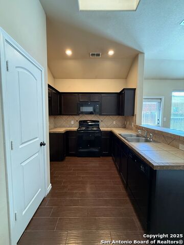 Image 4 of 12 For 131 Creekside Villa