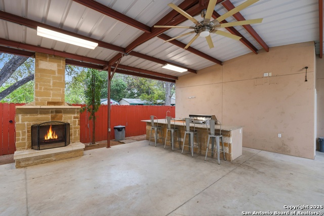 Image 19 of 27 For 1314 W Theo Ave