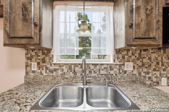 Image 7 of 27 For 1314 W Theo Ave