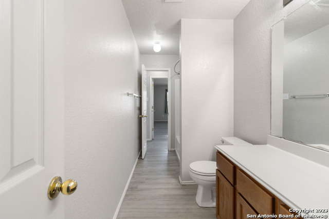 Listing photo id 12 for 6734 Loma Vino