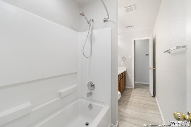 Listing photo id 13 for 6734 Loma Vino