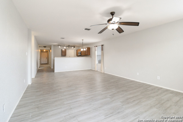 Listing photo id 19 for 6734 Loma Vino