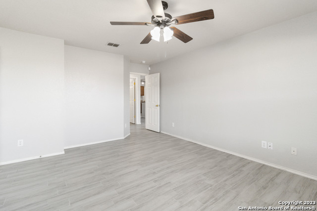 Listing photo id 25 for 6734 Loma Vino