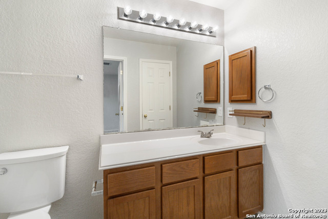 Listing photo id 26 for 6734 Loma Vino