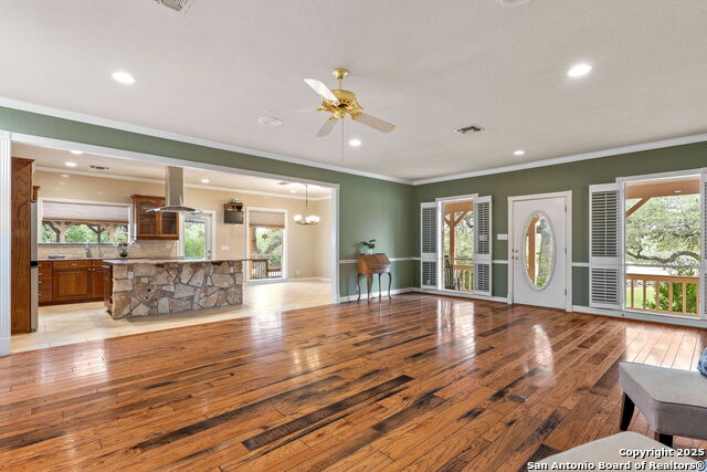 Image 12 of 44 For 115 Sage Oaks Trail