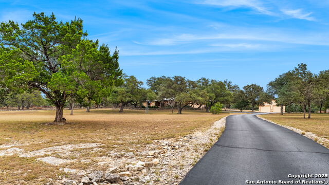 Image 23 of 44 For 115 Sage Oaks Trail