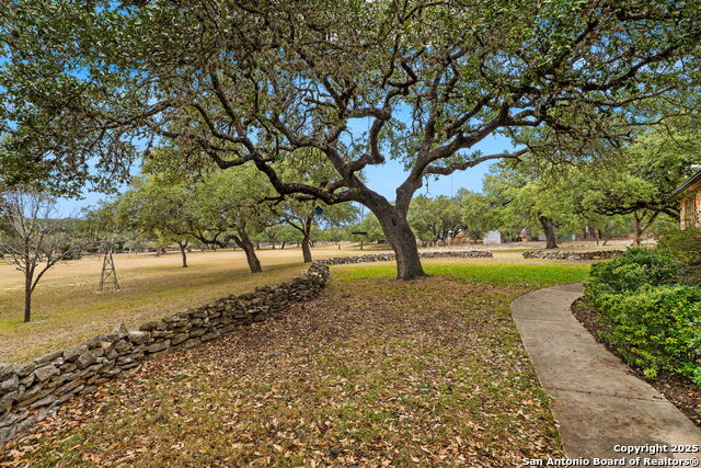 Image 26 of 44 For 115 Sage Oaks Trail