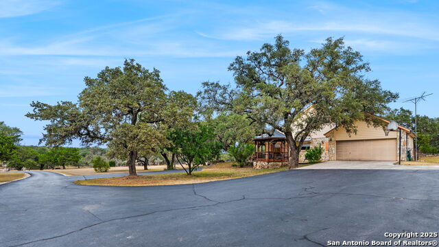 Image 32 of 44 For 115 Sage Oaks Trail