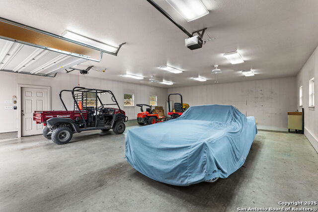 Image 34 of 44 For 115 Sage Oaks Trail