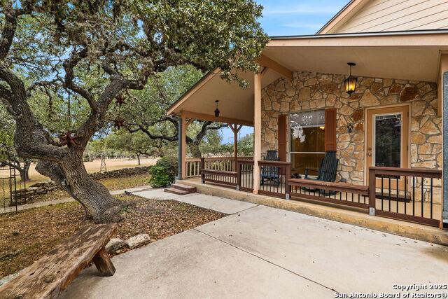 Image 4 of 44 For 115 Sage Oaks Trail