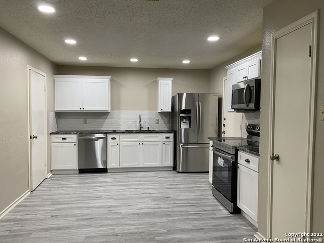 Image 10 of 30 For 13303 Pecan Glade