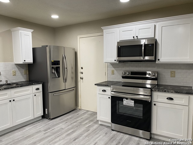 Image 11 of 30 For 13303 Pecan Glade