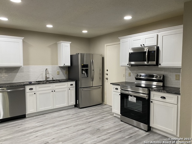 Image 12 of 30 For 13303 Pecan Glade