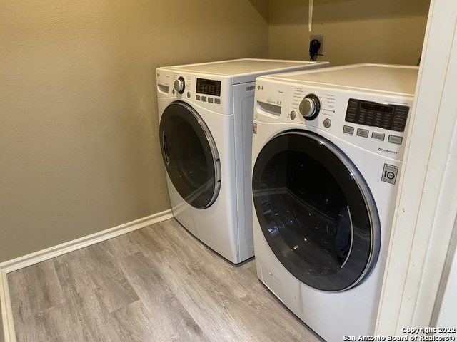 Image 13 of 30 For 13303 Pecan Glade