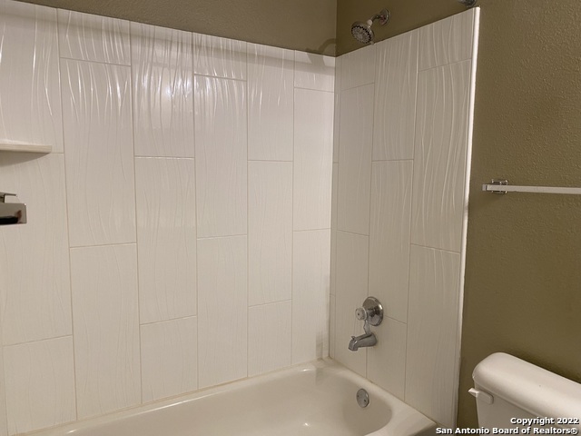 Image 19 of 30 For 13303 Pecan Glade