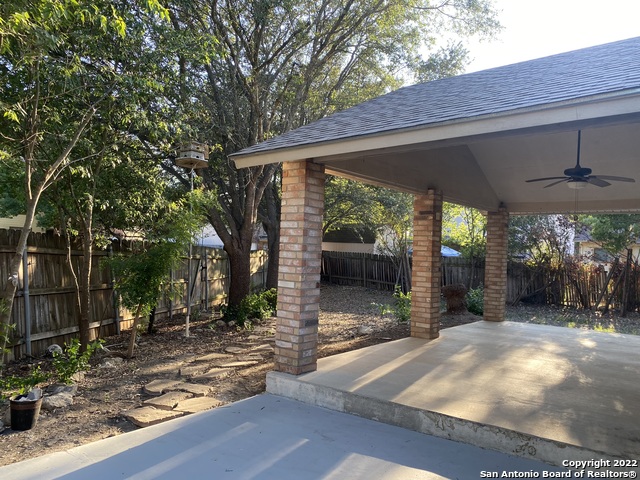 Image 26 of 30 For 13303 Pecan Glade