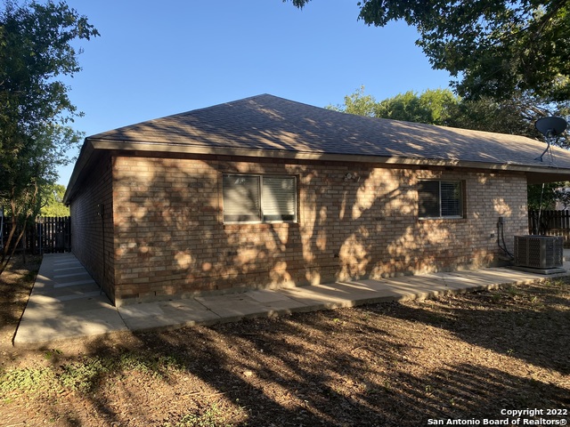 Image 29 of 30 For 13303 Pecan Glade