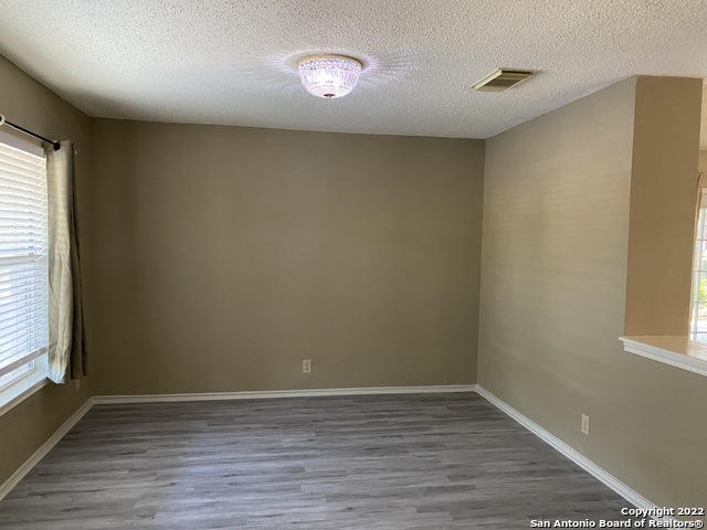 Image 5 of 30 For 13303 Pecan Glade