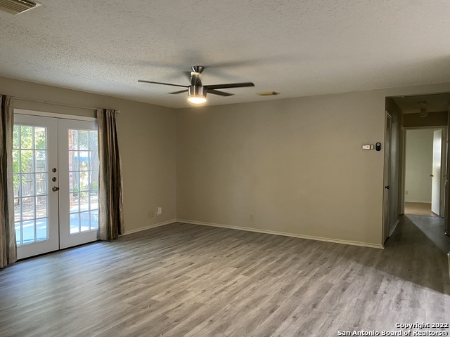 Image 6 of 30 For 13303 Pecan Glade