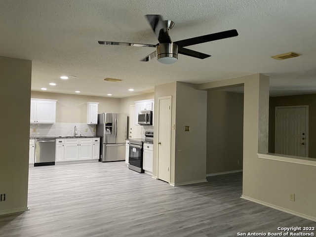 Image 9 of 30 For 13303 Pecan Glade