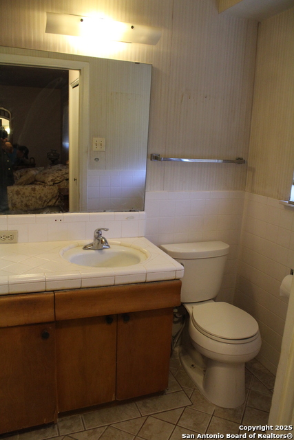 Image 8 of 26 For 5906 Gabor