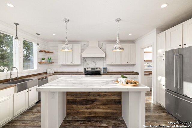 Image 4 of 35 For 2301 Wegner  B