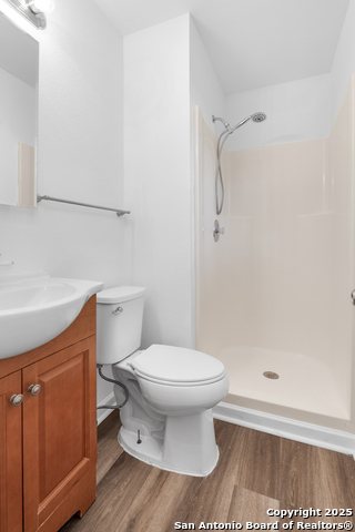 Image 15 of 19 For 5915 Middlefield