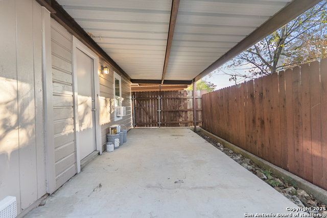 Image 16 of 19 For 5915 Middlefield