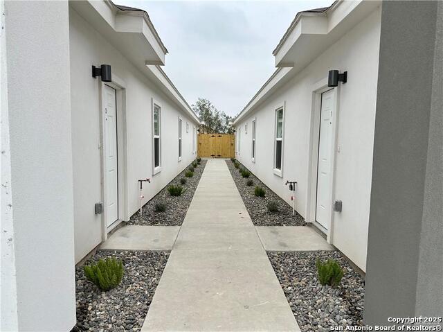 Listing photo id 2 for 432 Acacia Street